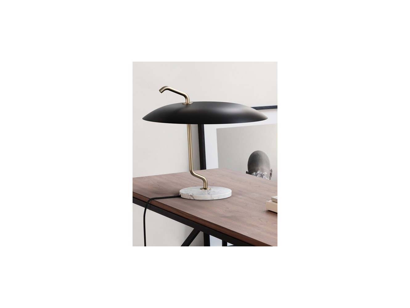 Astep Model 537 lámpara de Sobremesa