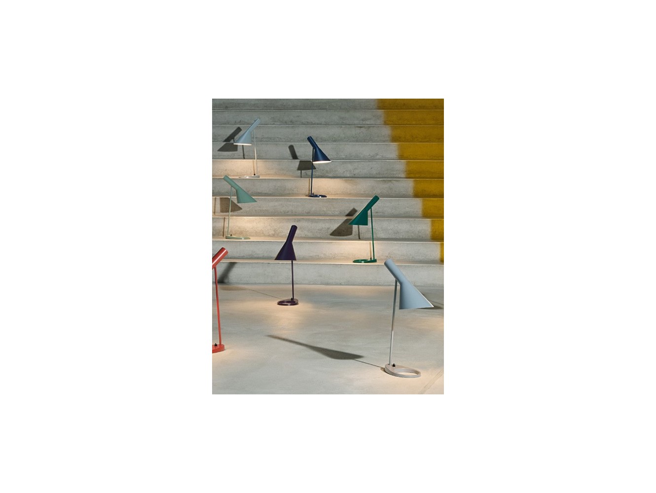 Comprar Louis Poulsen lámpara de mesa AJ 20W E27