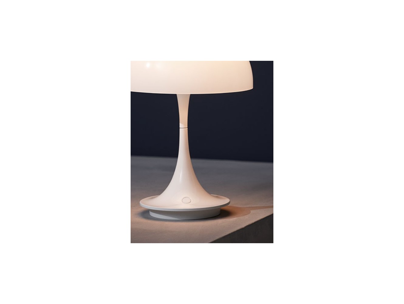Louis Poulsen lámpara de Sobremesa PANTHELLA PORTABLE LED 27K OPAL V1