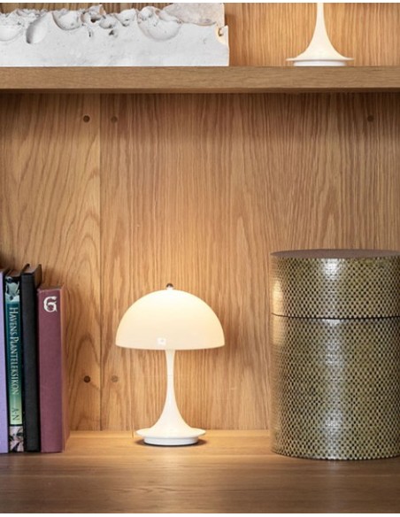 Louis Poulsen lámpara de Sobremesa PANTHELLA PORTABLE LED 27K OPAL V1