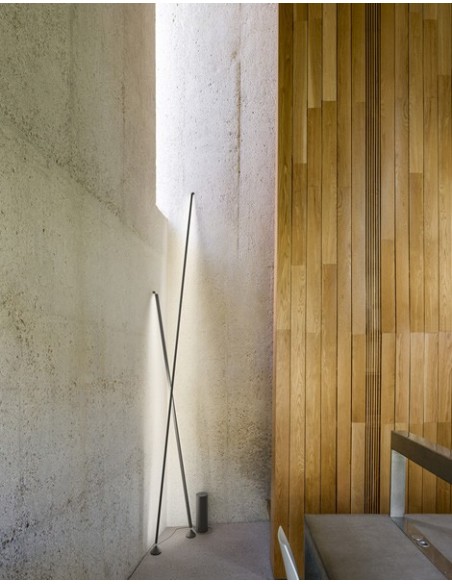 Vibia Sticks 7338 Lámpara de Pie Negra