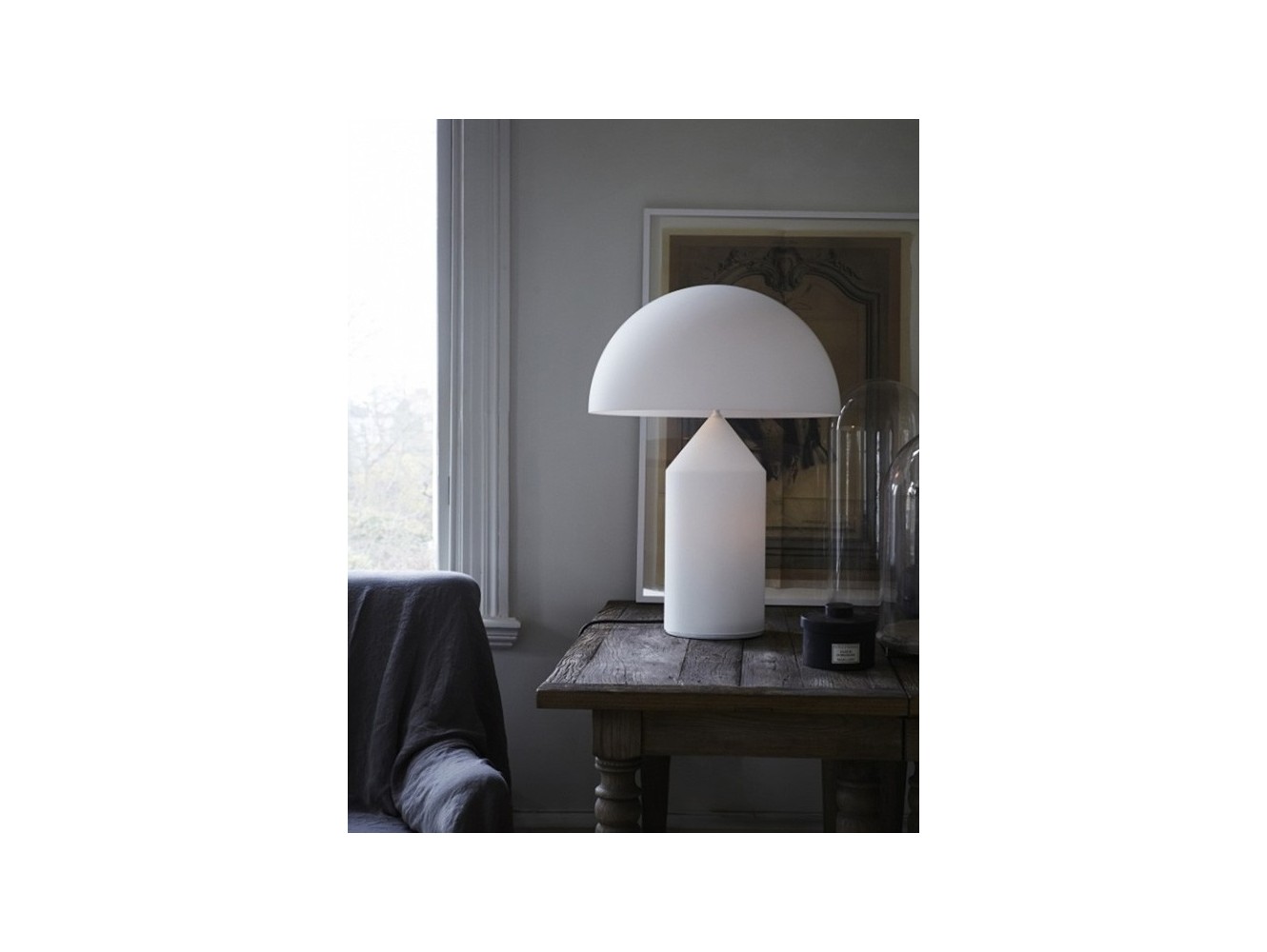 La elegante lámpara de sobremesa Atollo de Oluce en tamaño grande: iluminación sofisticada para tu hogar