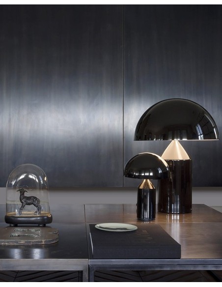 La elegante lámpara de sobremesa Atollo de Oluce en tamaño grande: iluminación sofisticada para tu hogar