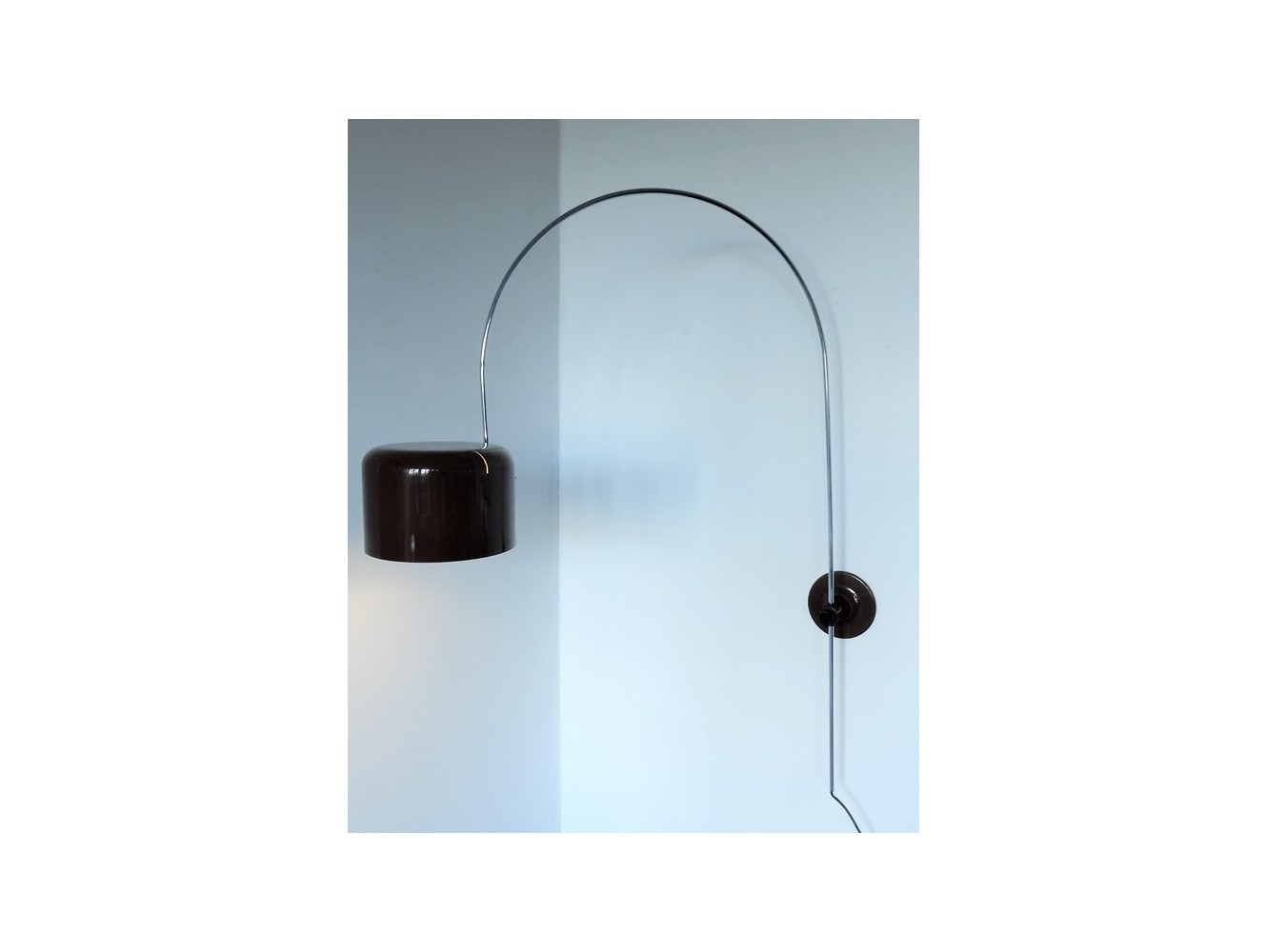 Oluce lámpara de pared con arco pequeña Coupe