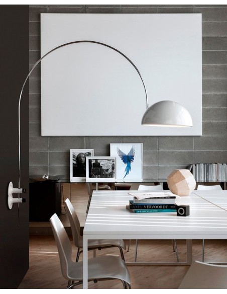 Oluce lámpara de pared con arco Coupe grande