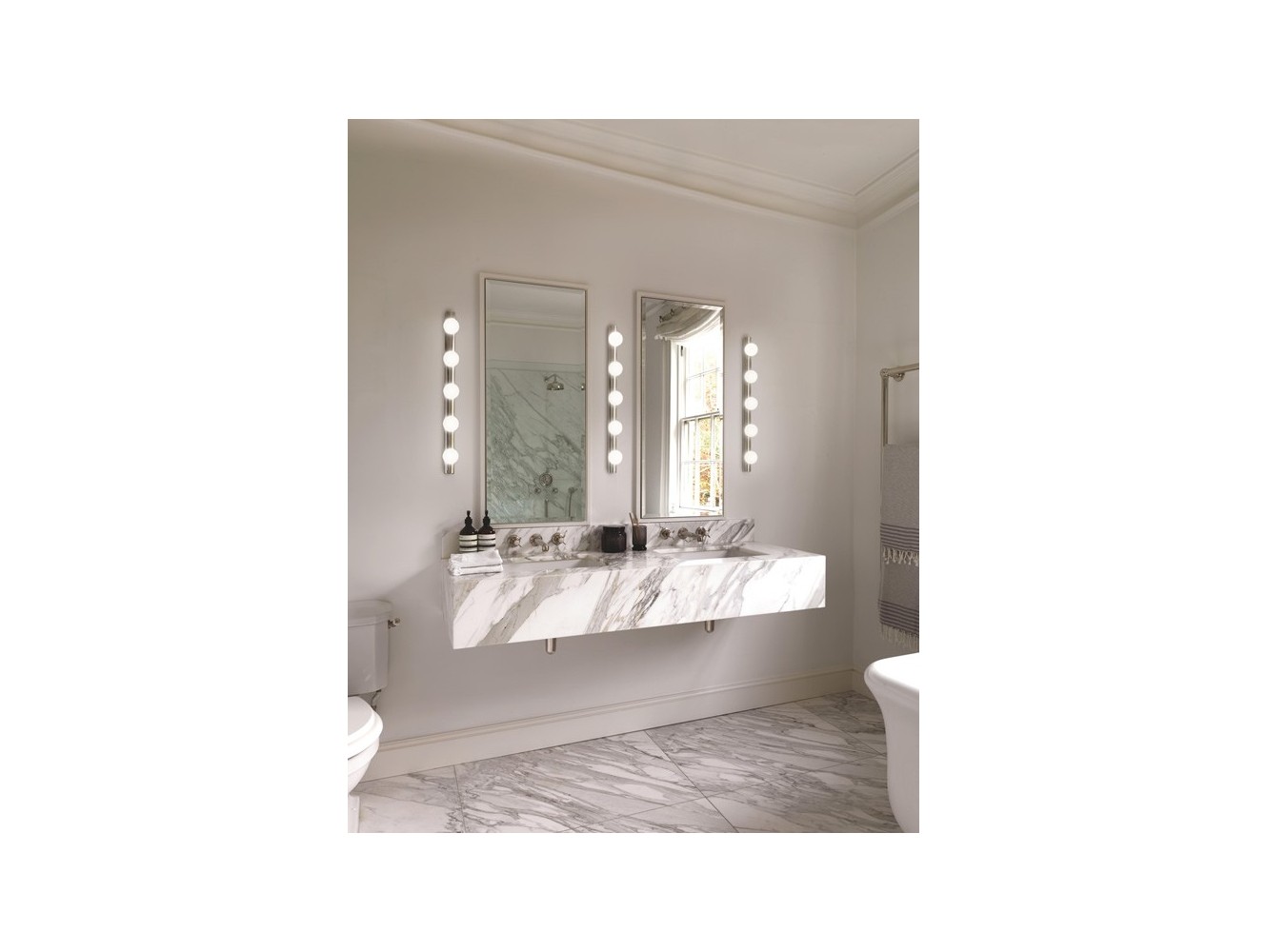 Astro Cabaret 5 II: Lámpara de Pared Estilo Hollywood para Baños y Vestidores