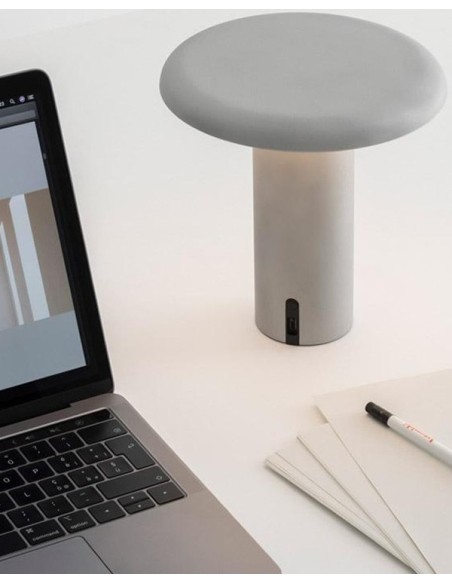 Artemide Takku lámpara de sobremesa recargable
