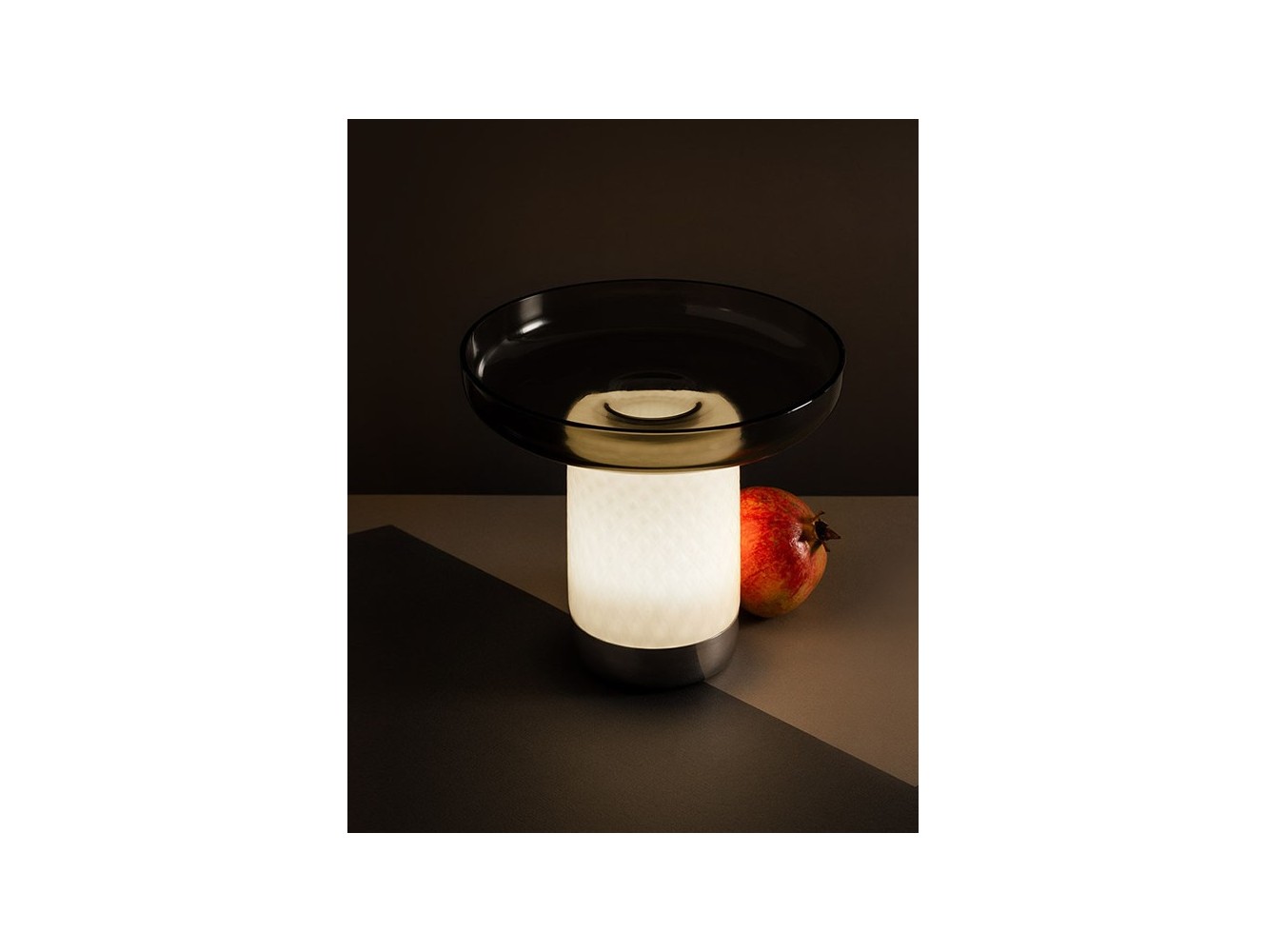 Artemide Bonta lámpara de sobremesa portátil recargable con placa de vidrio