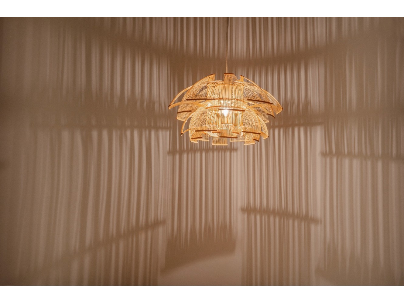 Motarasu Hokore Bamboo Pendant Lámpara de suspensión