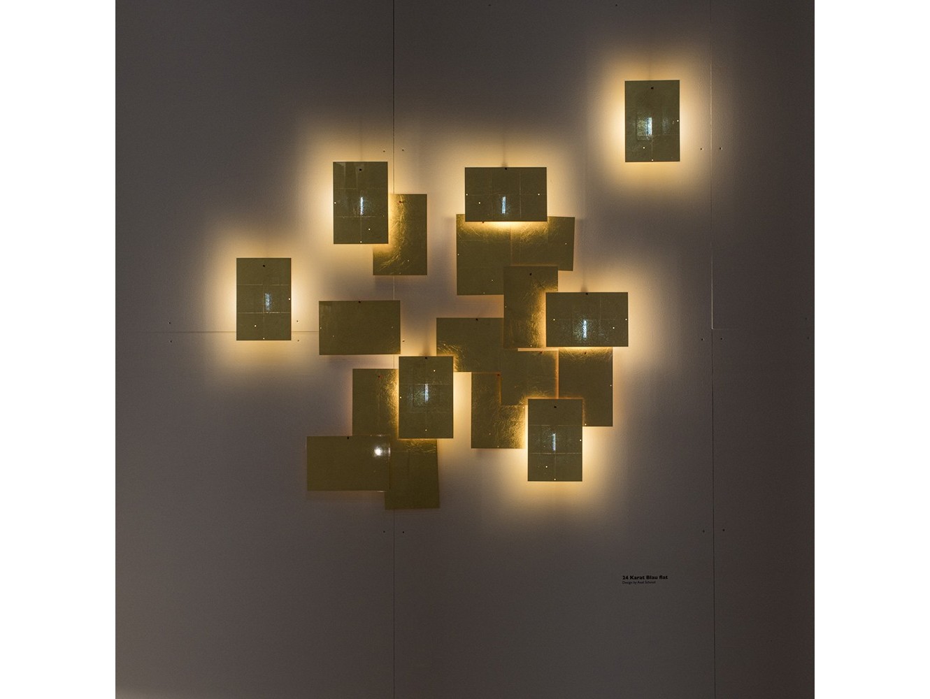 Lámpara de Pared 24 Karat Blau Flat de Ingo Maurer