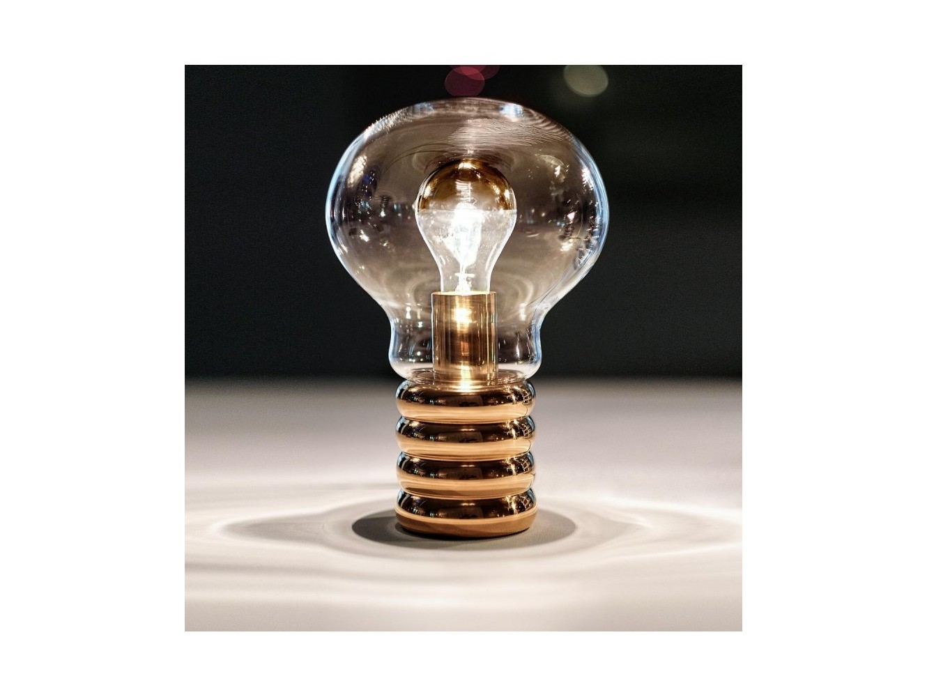 Lámpara de Mesa Bulb Brass de Ingo Maurer