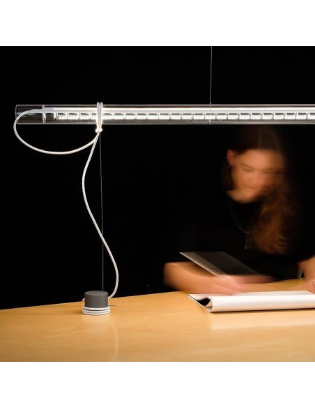 Lámpara de Mesa Tubular Balance de Ingo Maurer