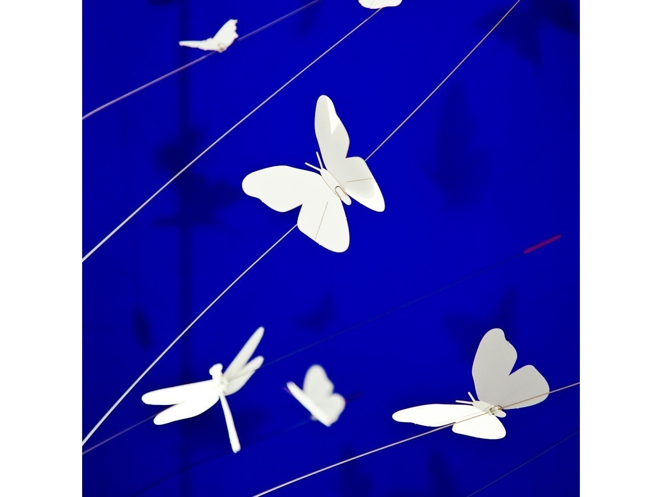 ¡Transforma tu Espacio con la Lámpara La Festa delle Farfalle de Ingo Maurer!