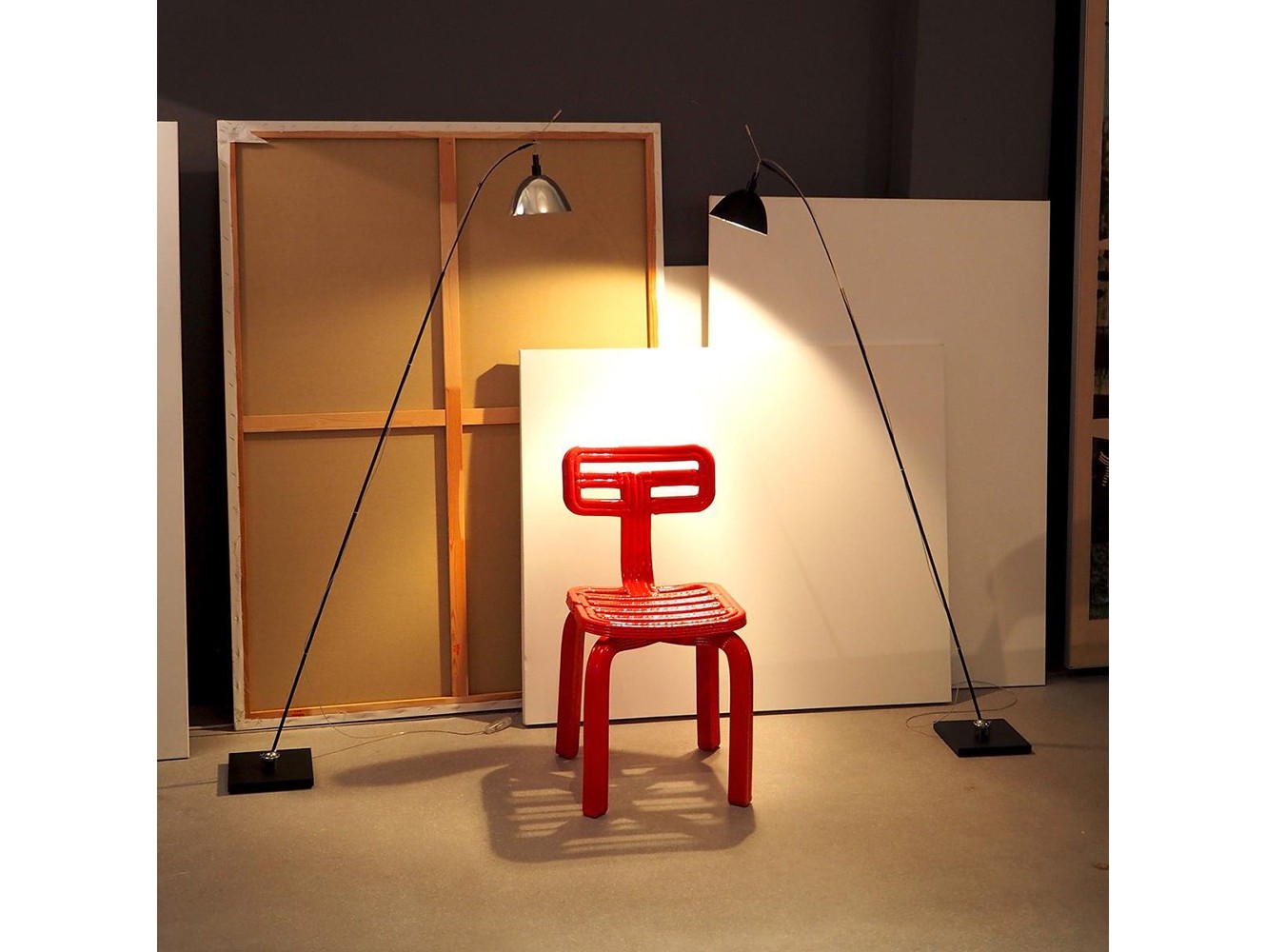 ¡Ilumina con Estilo con la Lámpara Max. Floor de Ingo Maurer!