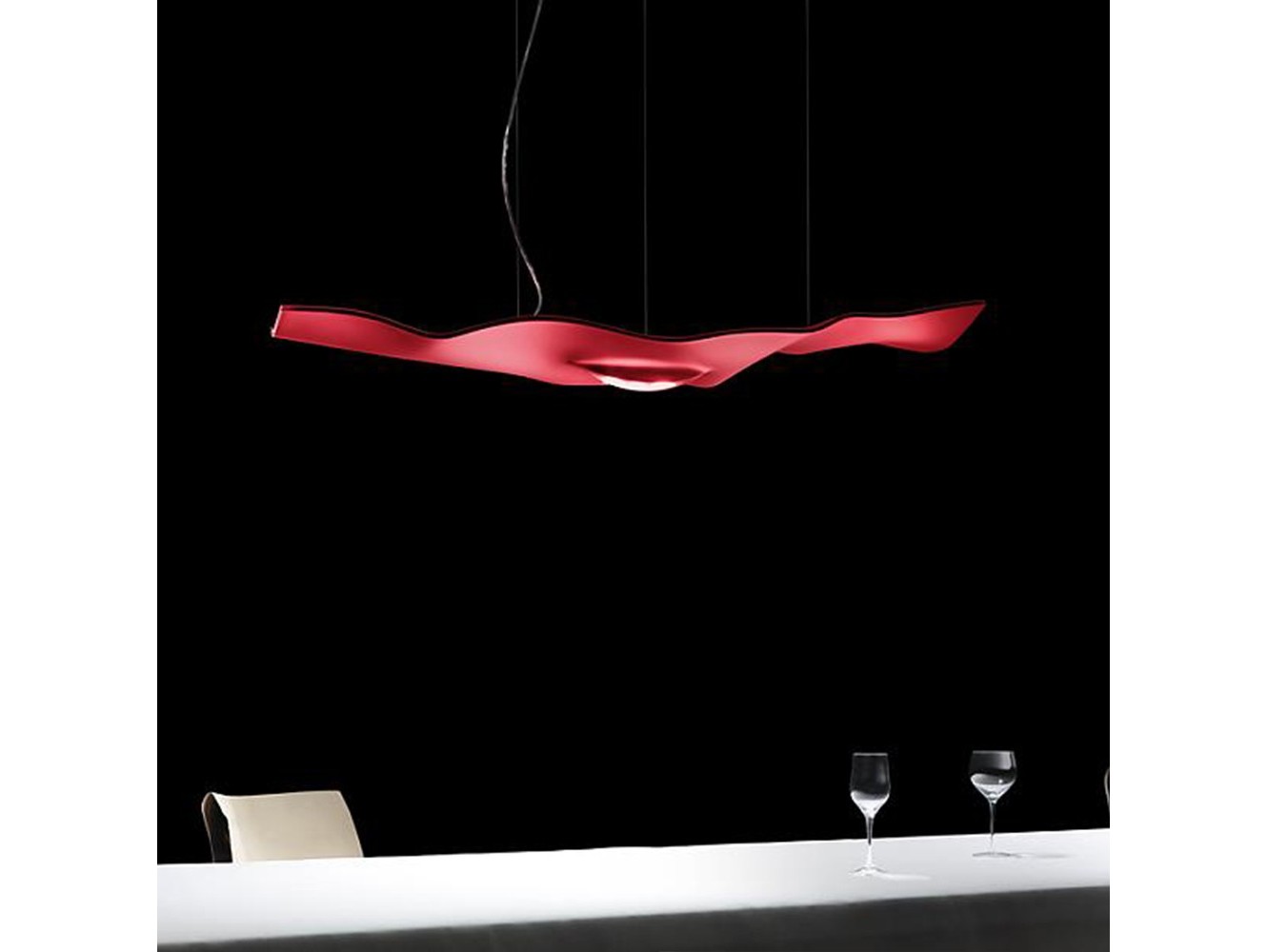 Lámpara de Suspensión Luce Volante de Ingo Maurer: Elegancia y Luz Flotante