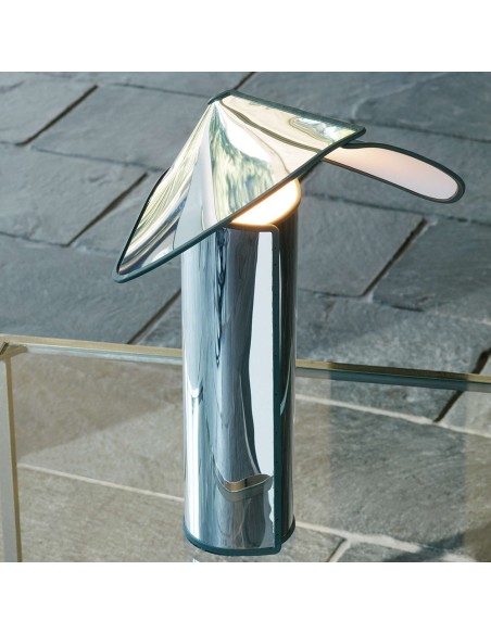 Lámpara de Sobremesa Chiara T de Flos: Diseño Moderno y Elegancia
