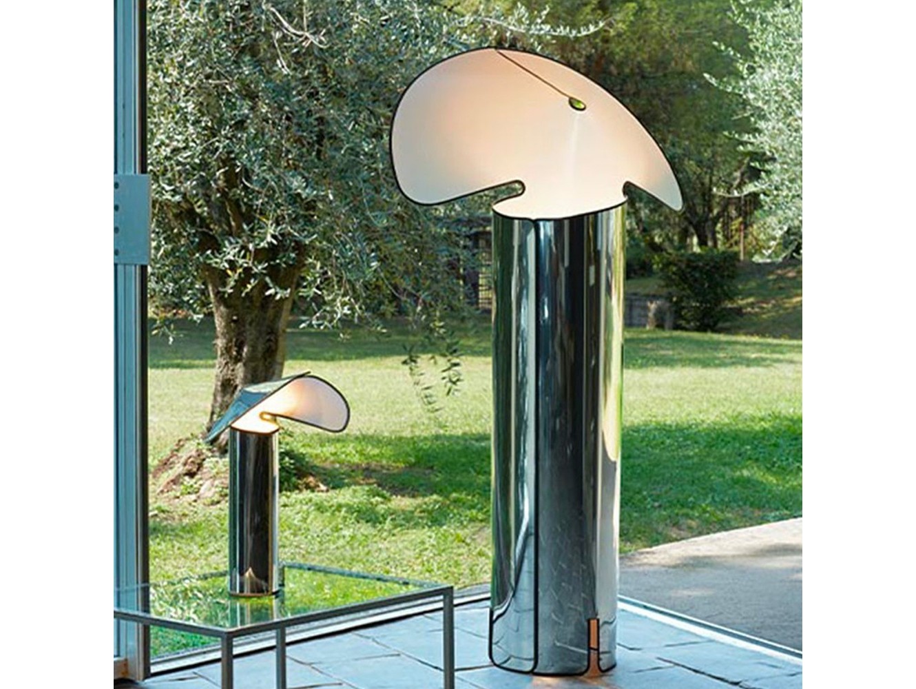Lámpara de Sobremesa Chiara T de Flos: Diseño Moderno y Elegancia