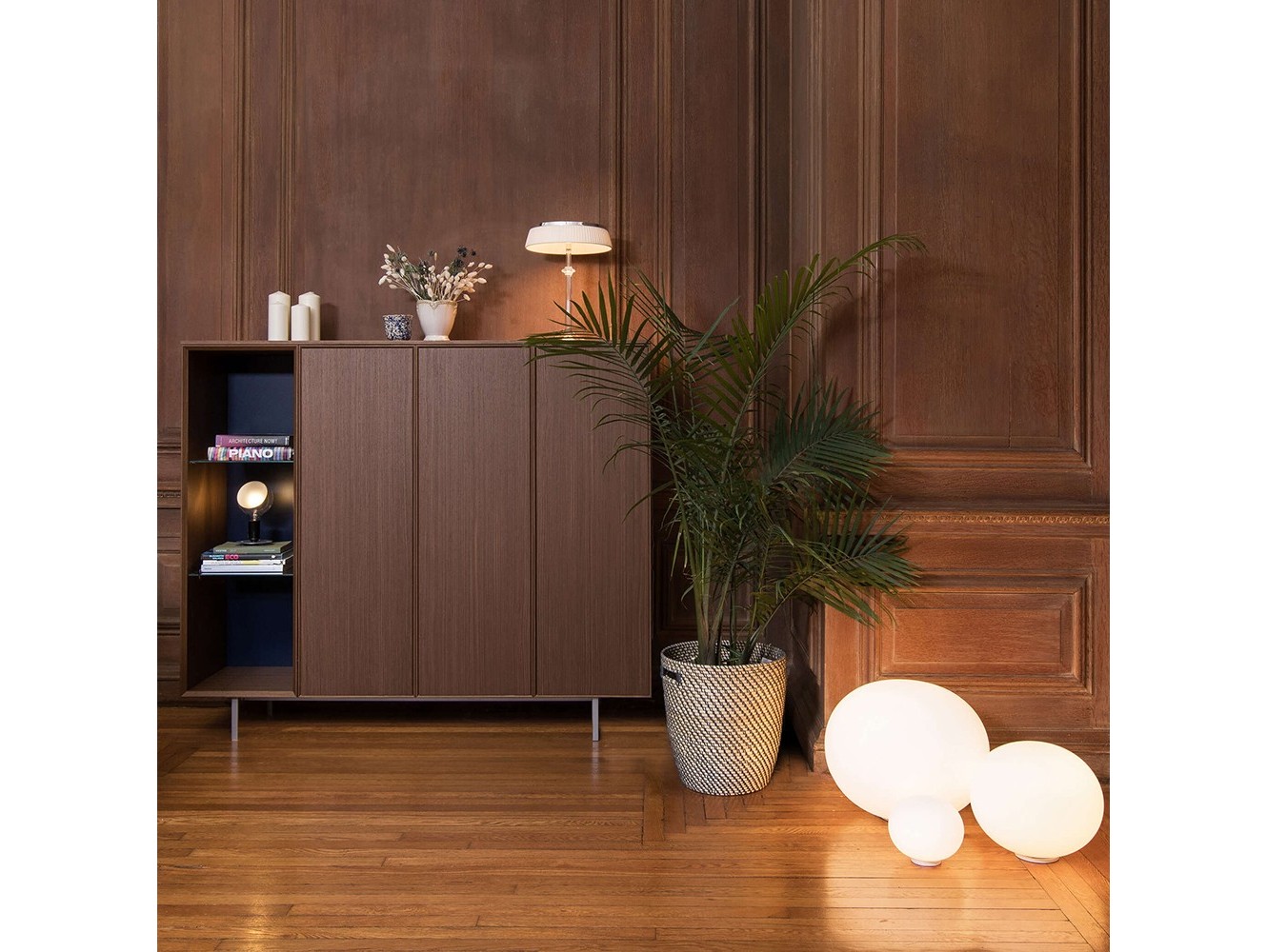 Lámpara de Sobremesa Glo-Ball Basic de Flos: Diseño Moderno y Luz Difusa