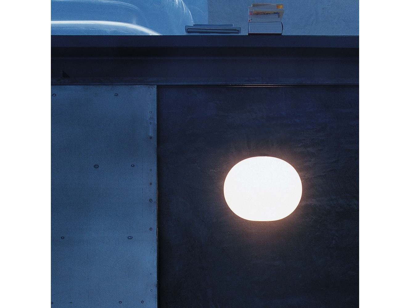 Flos Mini Glo-Ball Aplique/Plafón de Pared y Techo: Luz Difusa y Diseño Moderno