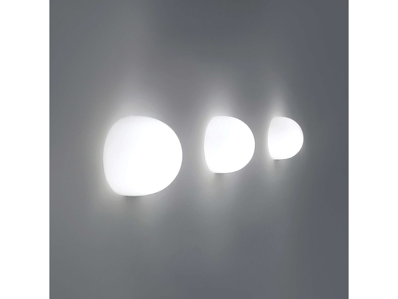 Flos Mini Glo-Ball Aplique/Plafón de Pared y Techo: Luz Difusa y Diseño Moderno