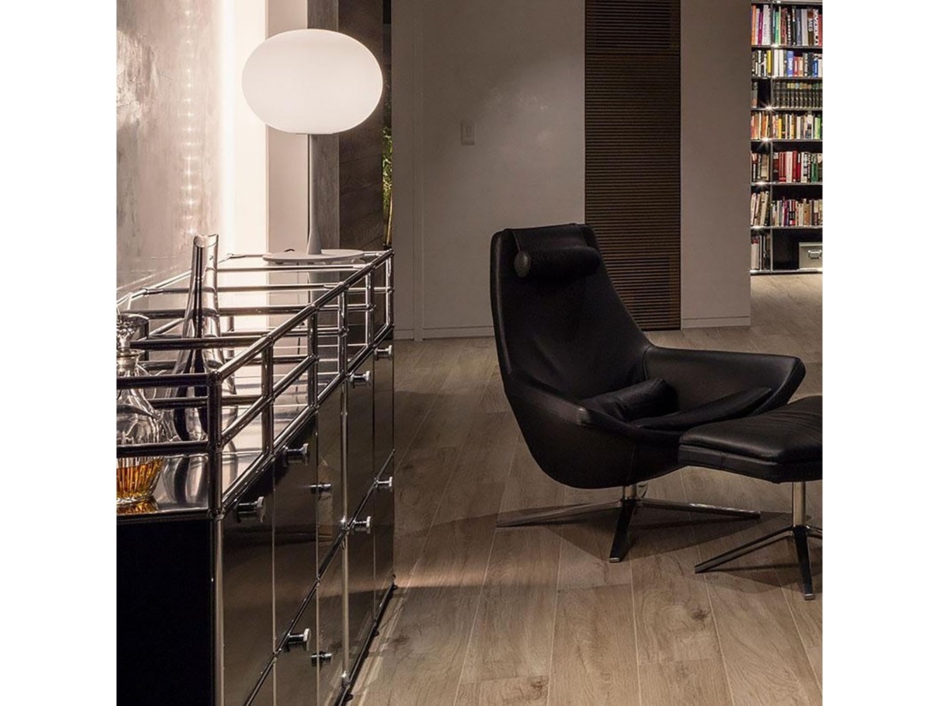 Lámpara de Mesa Glo-Ball T1 de Flos: Elegancia y Luz Regulable