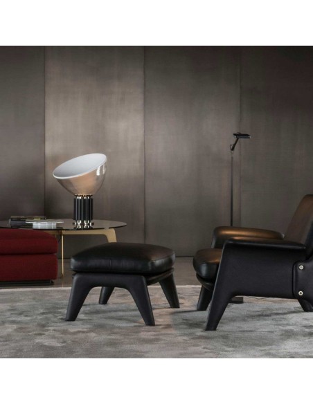 Lámpara de Mesa Taccia de Flos: Diseño Icónico y Luz Indirecta de Alta Calidad