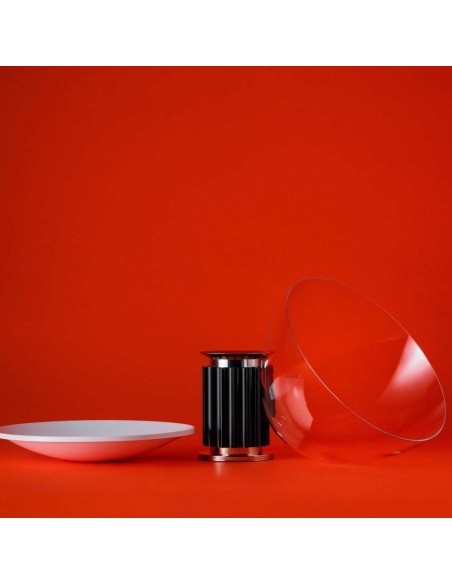 Lámpara de Mesa Taccia de Flos: Diseño Icónico y Luz Indirecta de Alta Calidad
