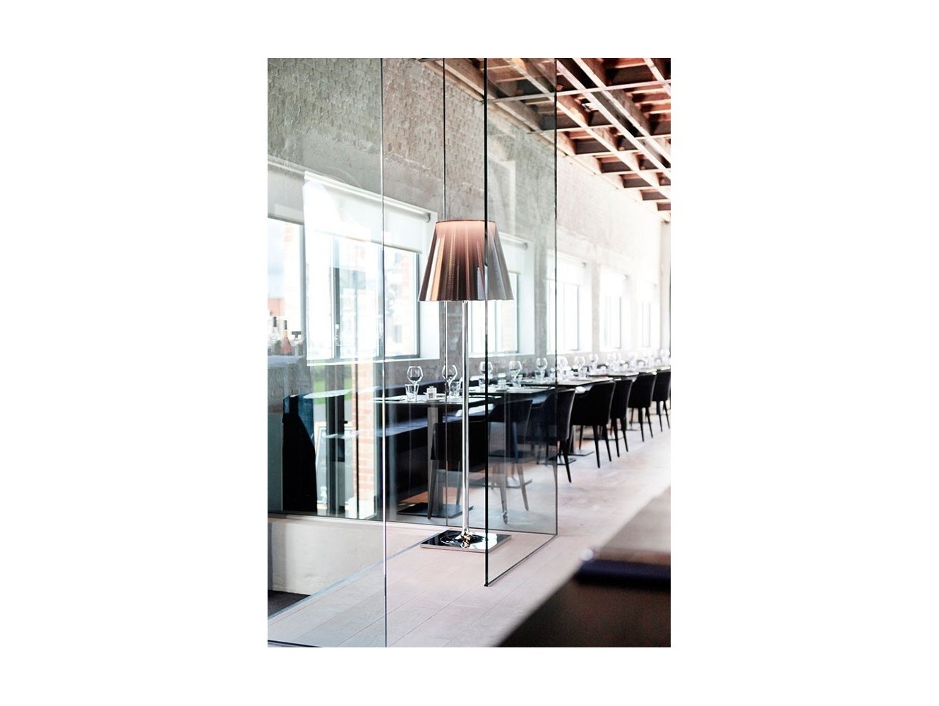Lámpara de Pie Ktribe F2/F3 de Flos: Elegancia Moderna