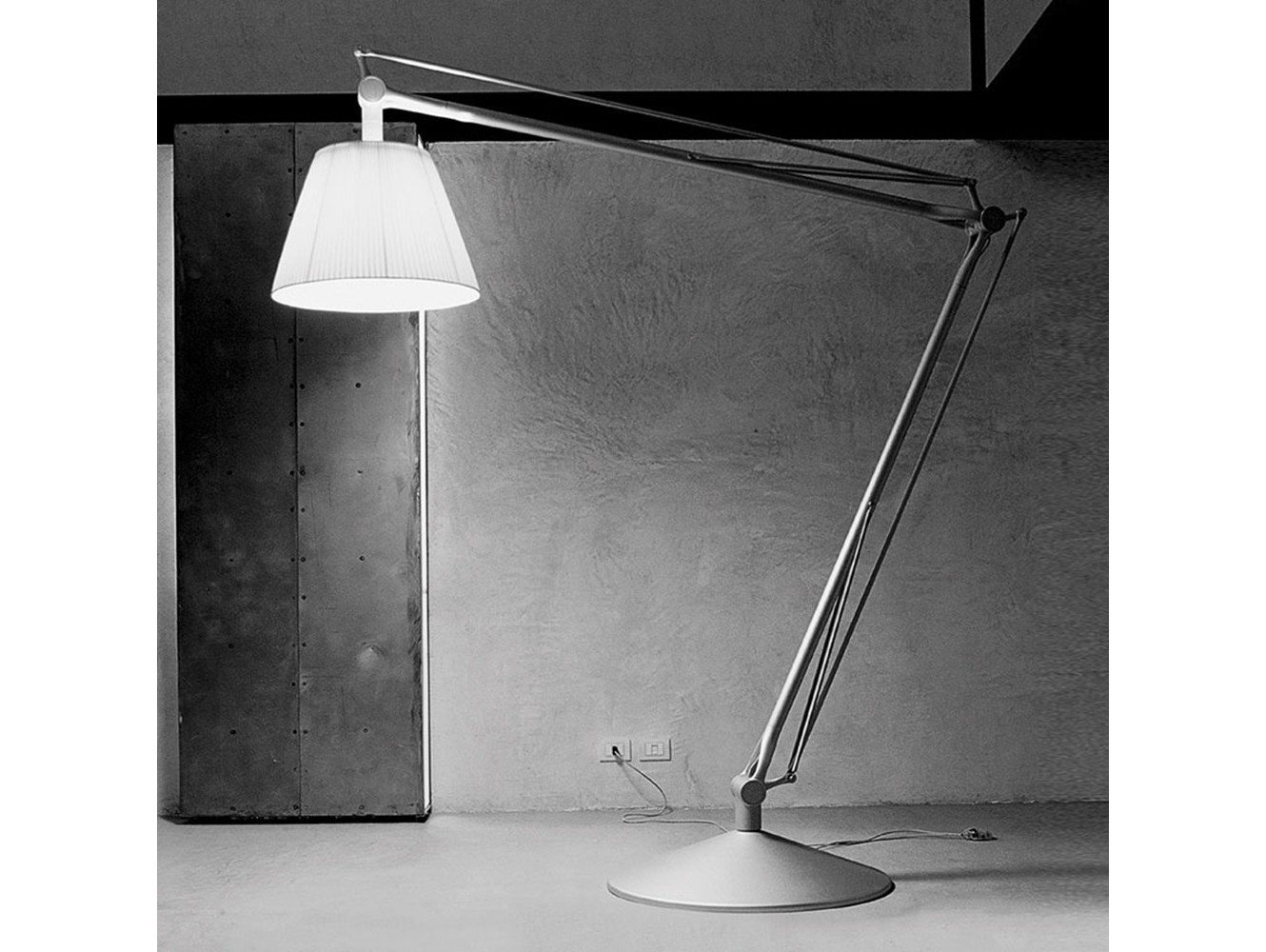 Flos Superarchimoon Lámpara de Pie - Diseño Impactante y Luz Regulable