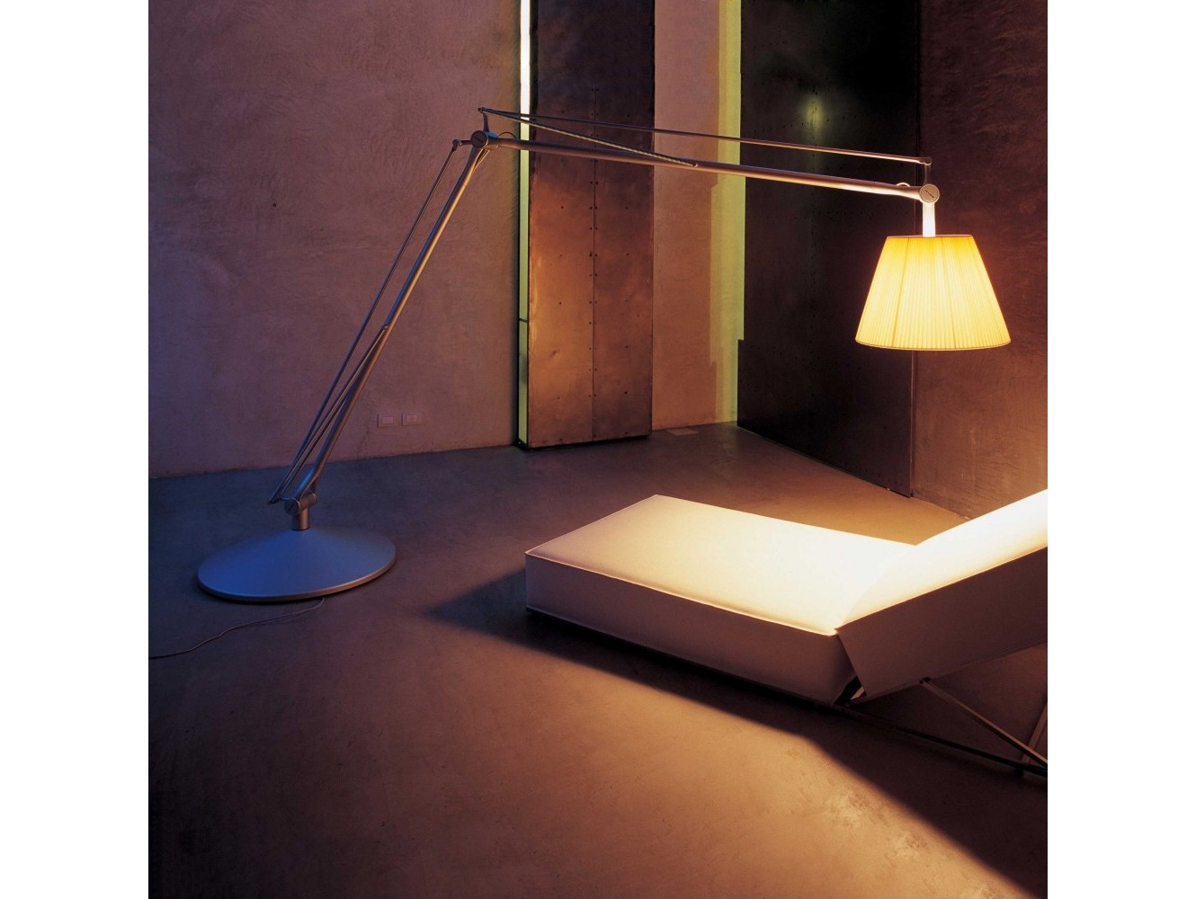 Flos Superarchimoon Lámpara de Pie - Diseño Impactante y Luz Regulable