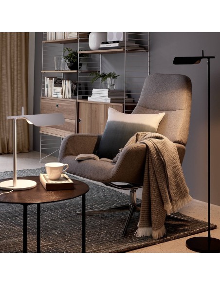 Flos Lámpara de Pie Tab F: Diseño Minimalista y Luz Directa