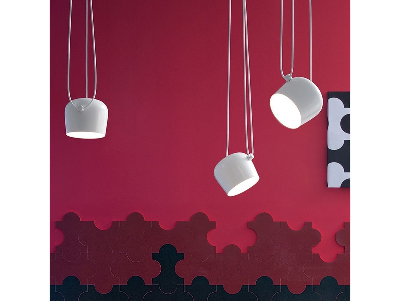 Lámpara de Suspensión Aim Small de Flos: Iluminación Moderna y Versátil