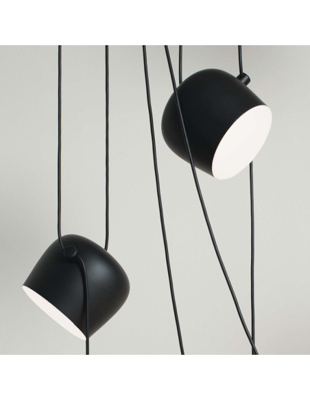 Lámpara de Suspensión Aim de Flos: Diseño Minimalista con Luz Ajustable