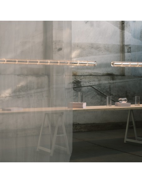 Lámpara de Suspensión Luce Orizzontale Flos: Elegancia y Tecnología