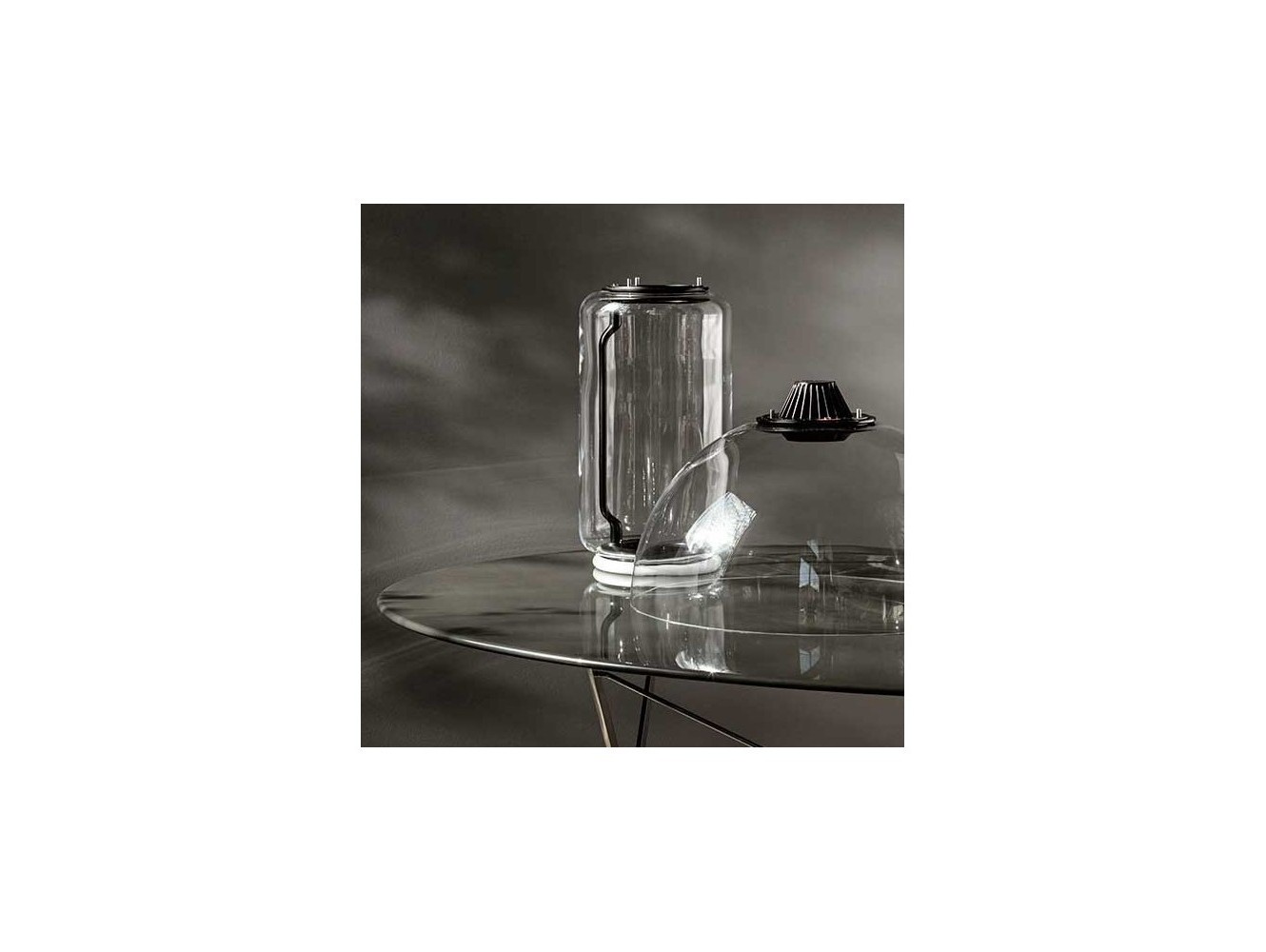 Lámpara Noctambule Low Cylinder & Bowl de Flos: Modernidad y Estilo en Cristal