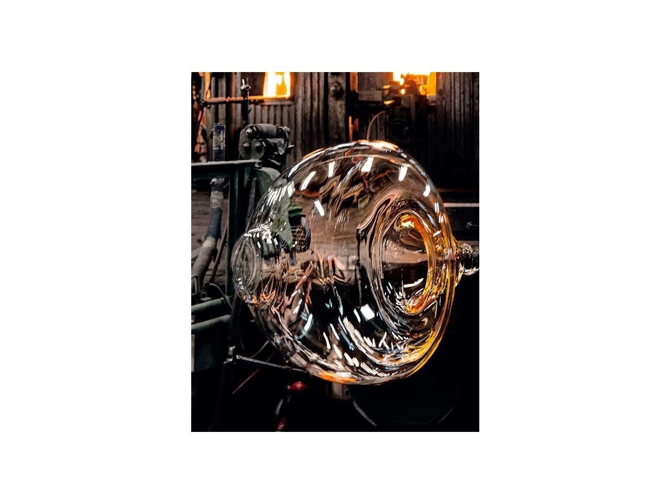 Lámpara Noctambule Low Cylinder & Bowl de Flos: Modernidad y Estilo en Cristal
