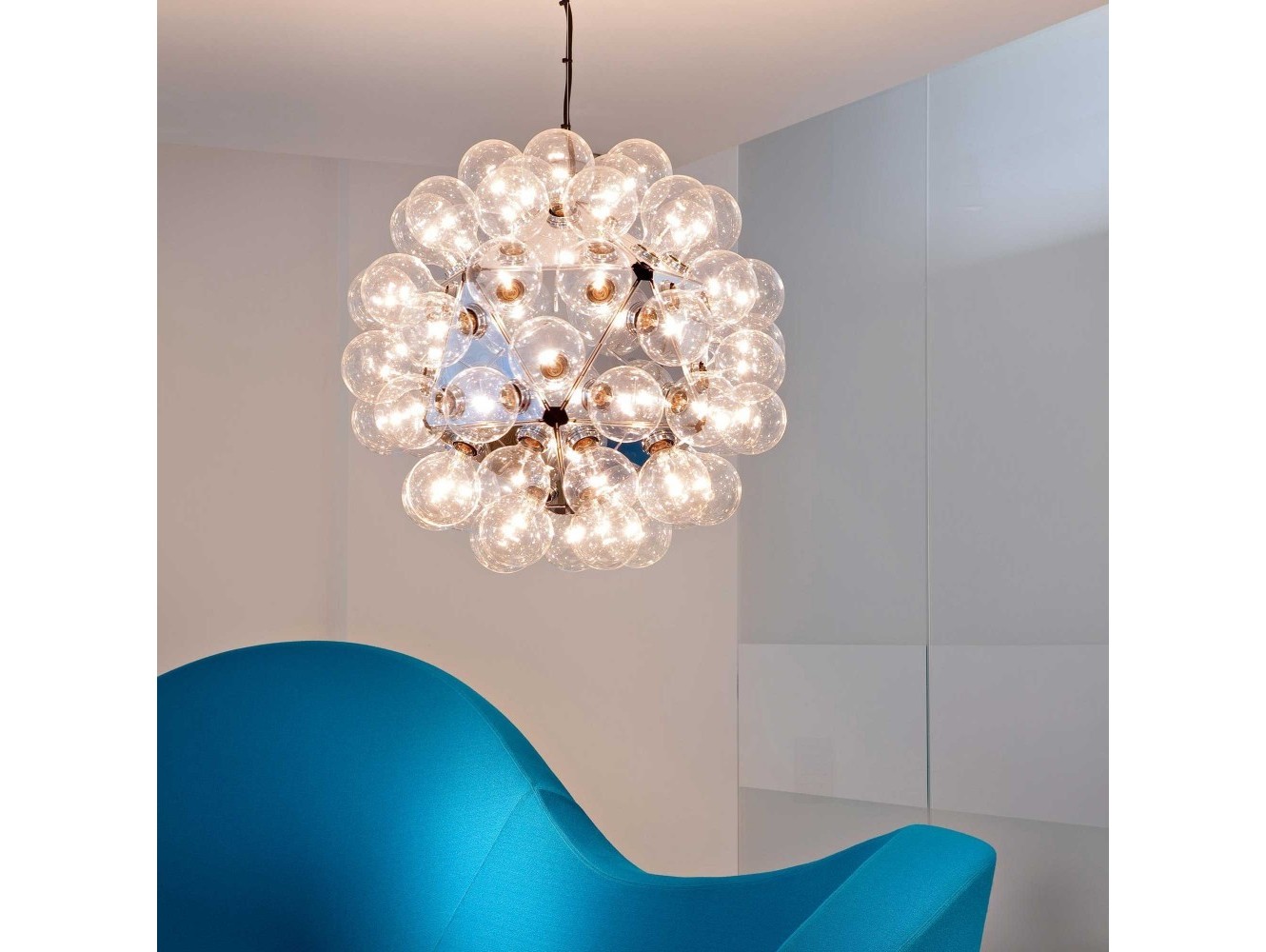 Lámpara Taraxacum 88 S de Flos: Estilo y Funcionalidad