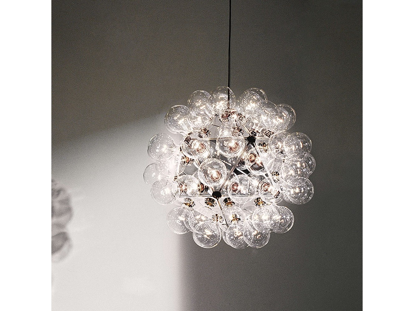 Lámpara Taraxacum 88 S de Flos: Estilo y Funcionalidad