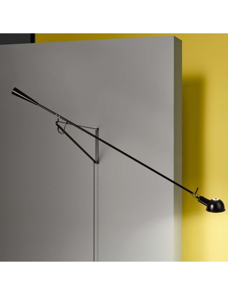 Lámpara de Pared 265 de Flos: Elegancia y Versatilidad para Iluminación Directa
