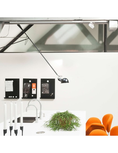 Lámpara de Pared 265 de Flos: Elegancia y Versatilidad para Iluminación Directa