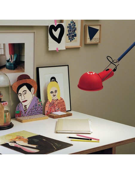 Lámpara de Pared 265 de Flos: Elegancia y Versatilidad para Iluminación Directa