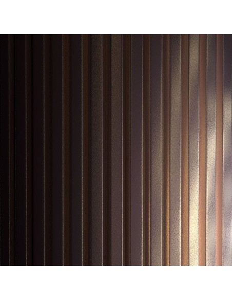 Aplique de Pared Flauta Flos: Diseño Elegante con Emisión Doble de Luz