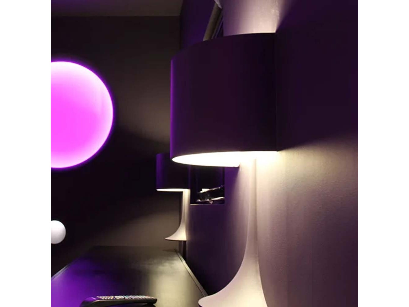 Lámpara de Pared Soft Spun de Flos: Elegancia Empotrada para Espacios Modernos