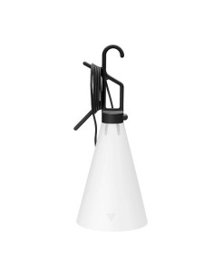 Lámpara Mayday Outdoor de Flos: Versatilidad y Estilo para Exteriores