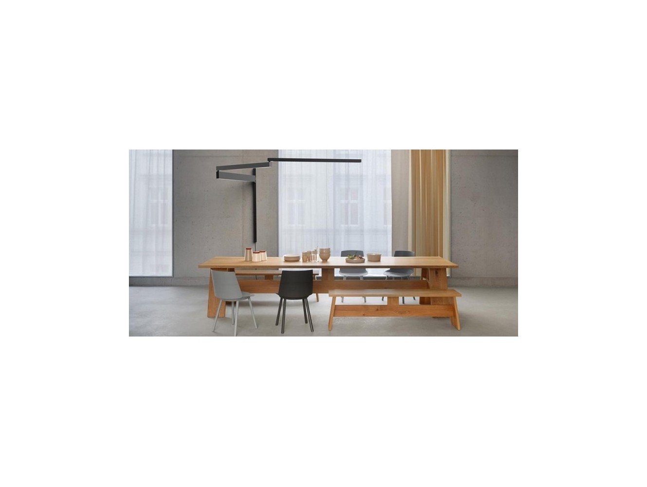 Flos Lámpara de Pared Black Flag Pro: Diseño Extensible y Funcionalidad Avanzada