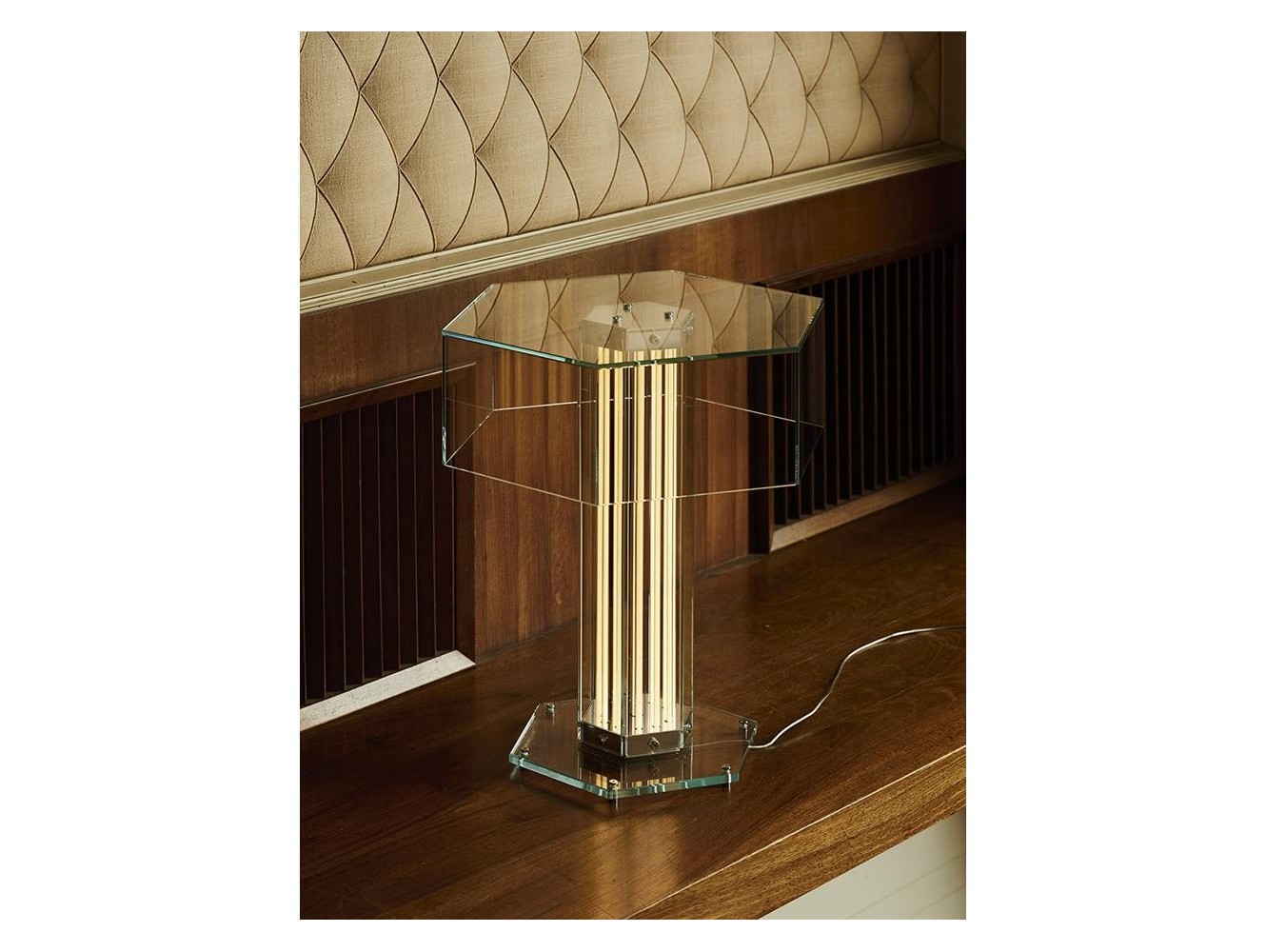 Superwire T de Flos – Lámpara de Mesa Elegante y Funcional