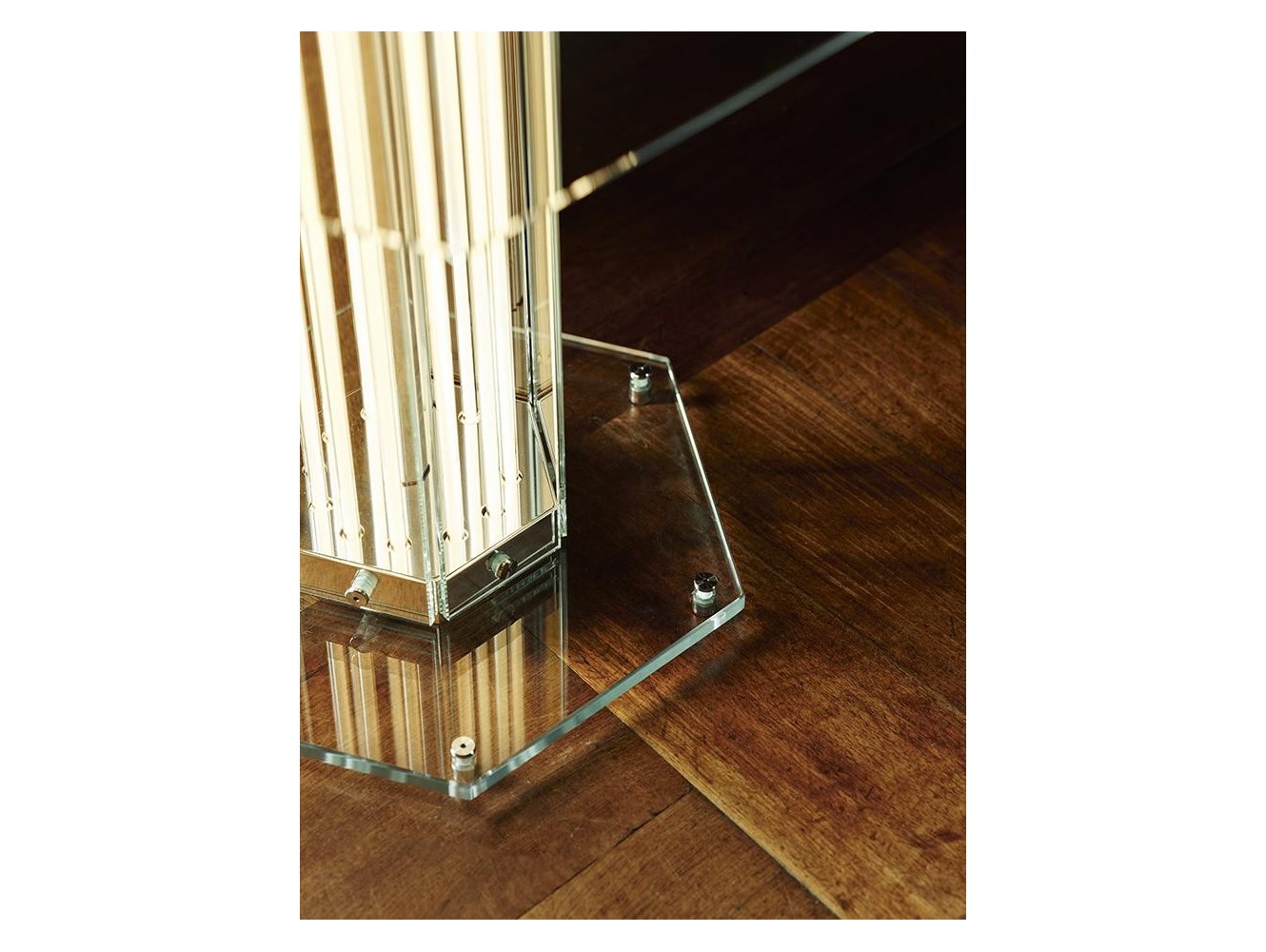 Superwire T de Flos – Lámpara de Mesa Elegante y Funcional