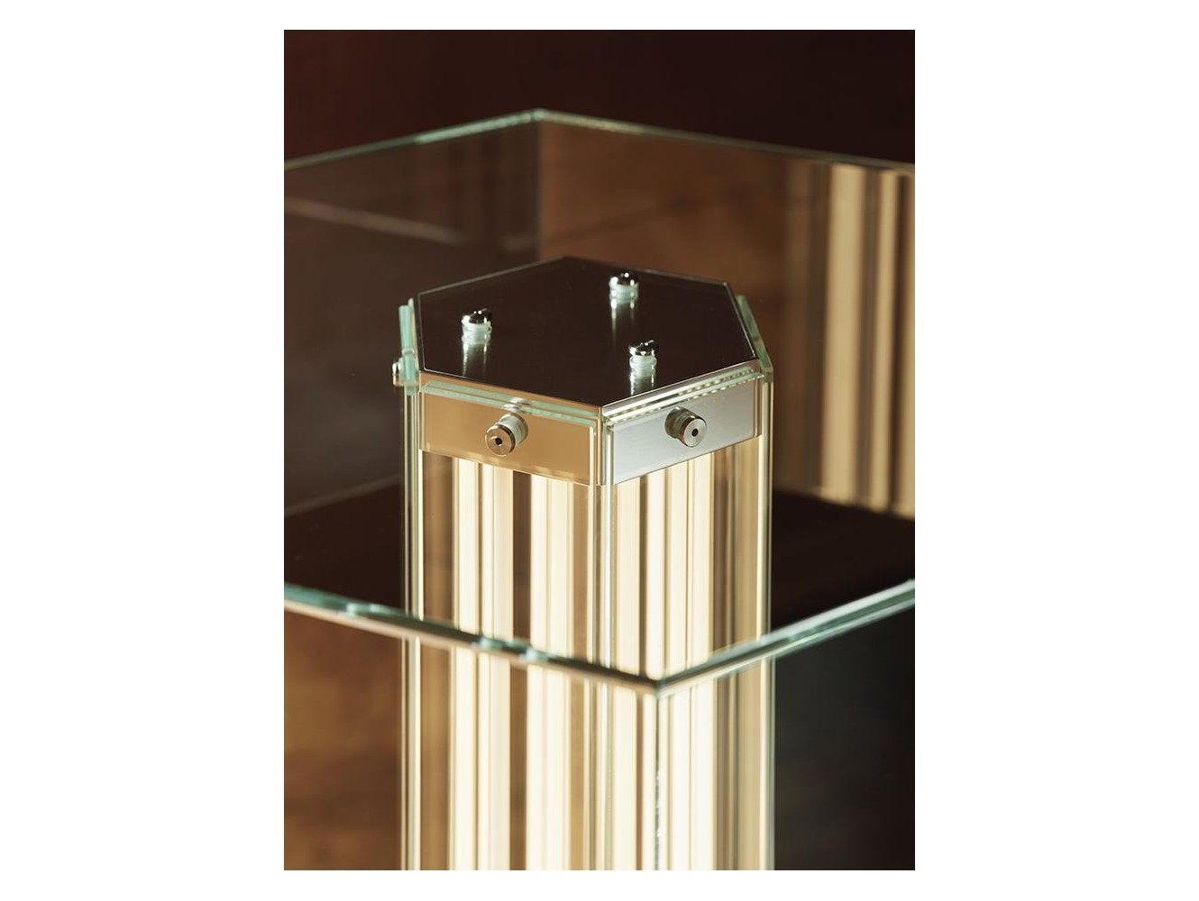 Superwire T de Flos – Lámpara de Mesa Elegante y Funcional