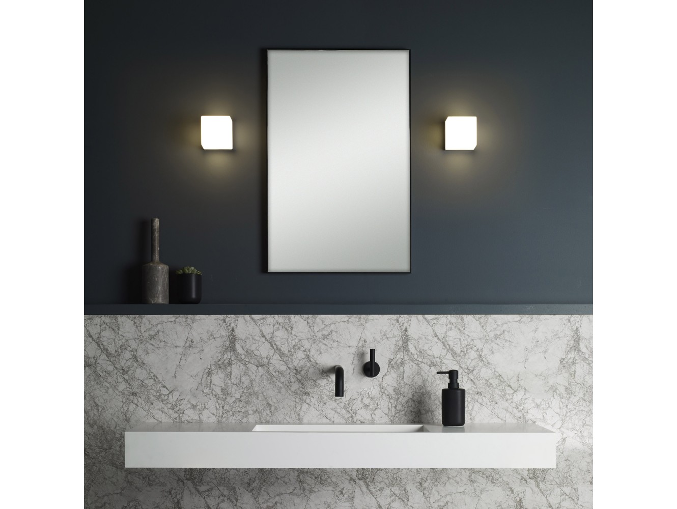 Astro Aplique de Pared Cube