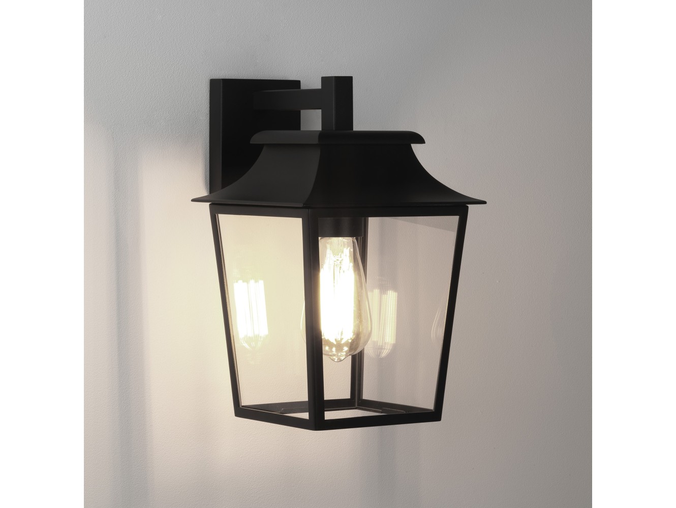 Astro Aplique de exterior Richmond Wall Lantern 200
